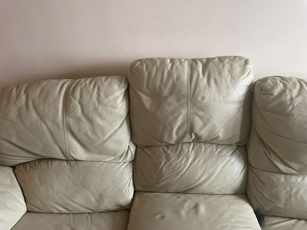 Sofa de pele bege