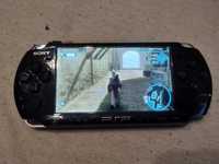 PSP 3004  stan bardzo dobry , karta pamięci 128 gb , dwie gry i  etui