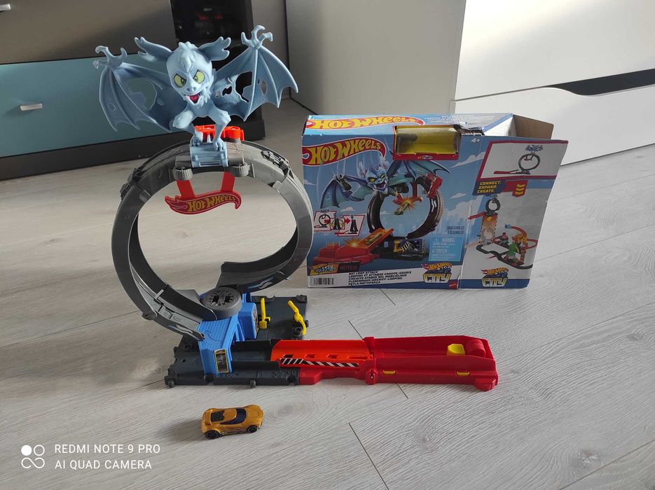 Hot Wheels pętla nietoperza