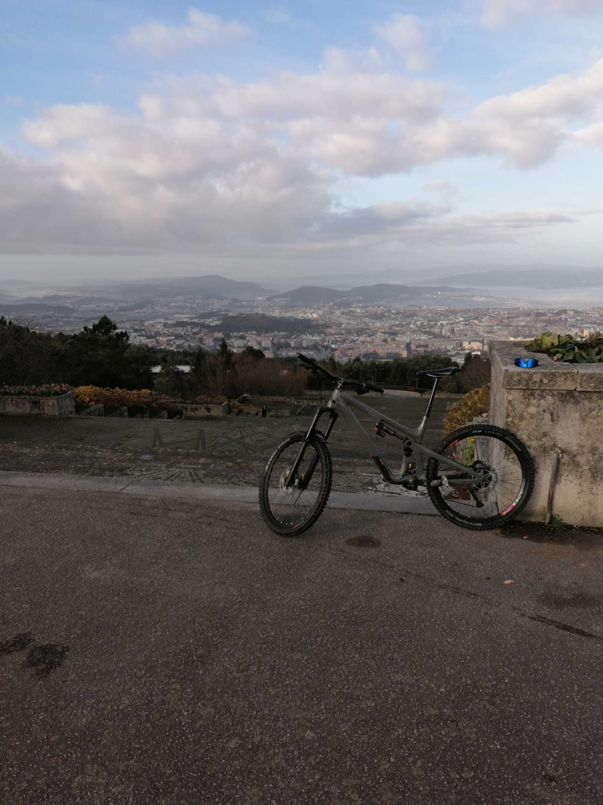 Bicicleta Enduro Yeti SB140