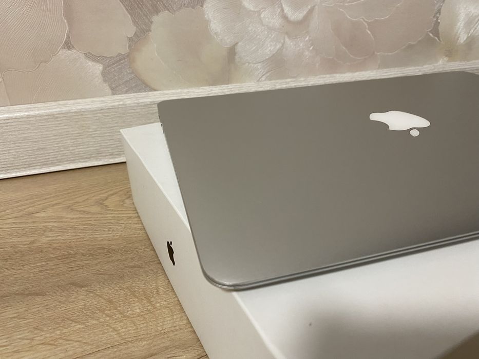 MacBook Air 13” 2015/2017 року 8/128гб