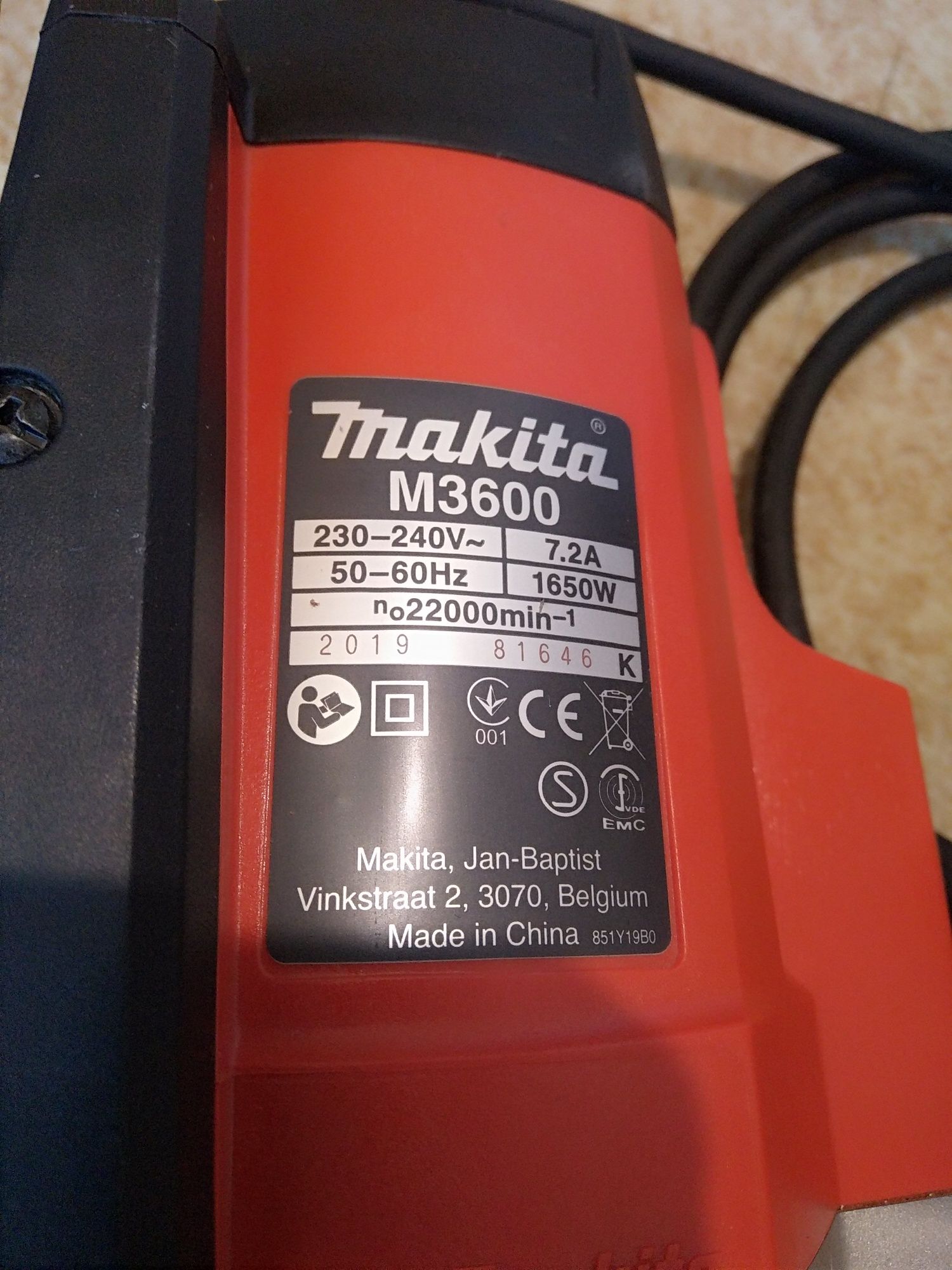 Фрезер Makita M3600