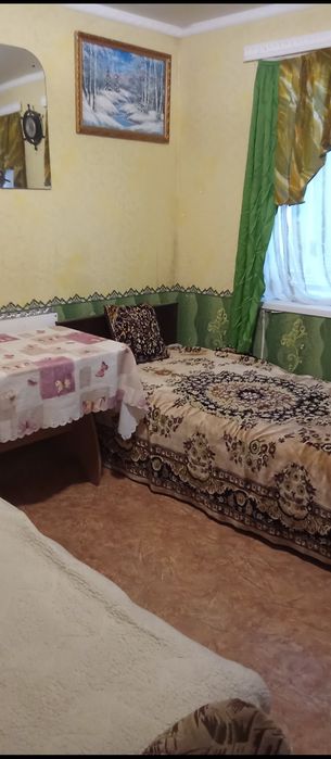 Здається частина будинку на Басах .Ціна вже з платежами.