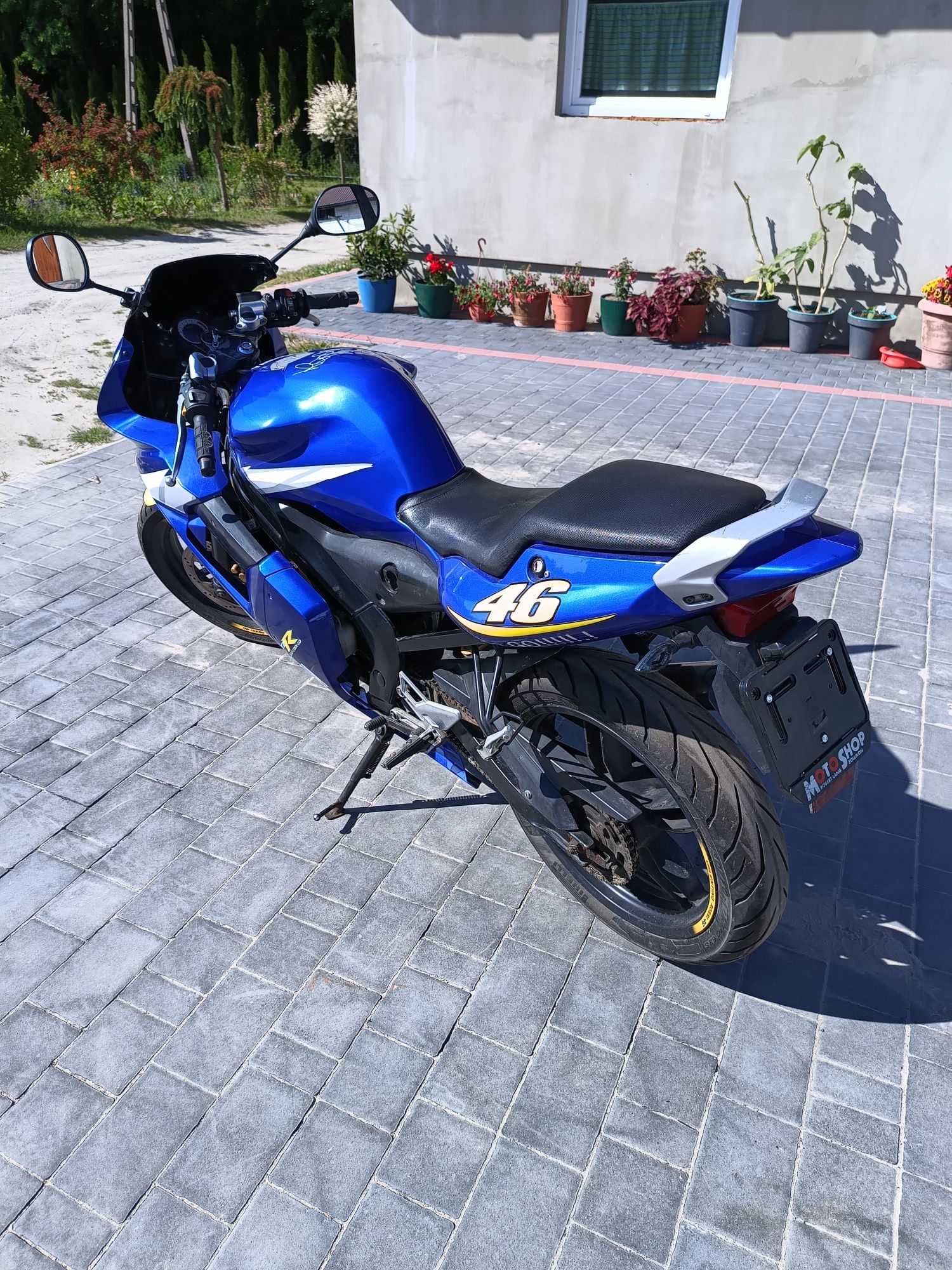 Yamaha TZR 50 race replica rossi blue