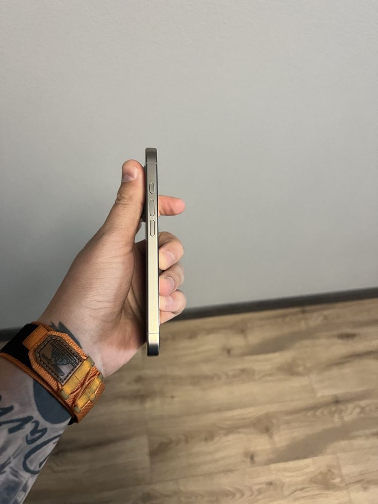 Iphone 16 pro 256 e-sim Lock AT&T