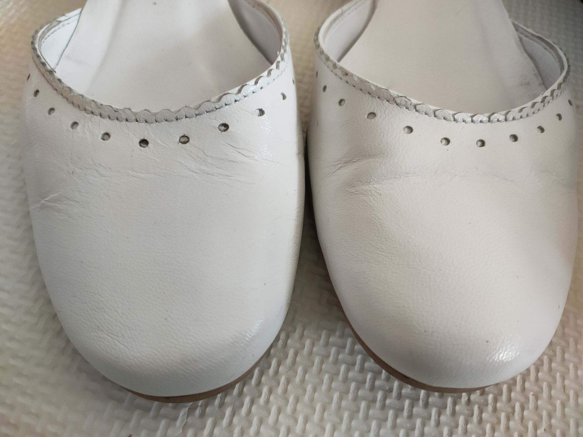 Buty Ryłko skórzane białe, na komunie lub do ślubu.