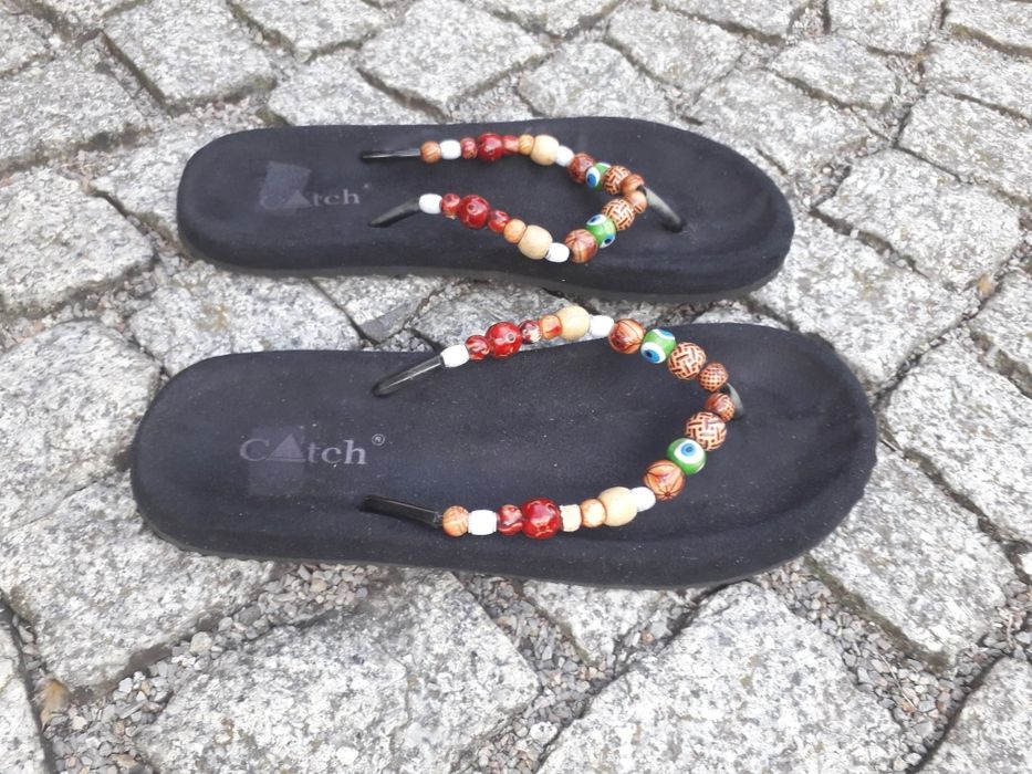 Klapki japonki czarne z koralikami rozmiar 37