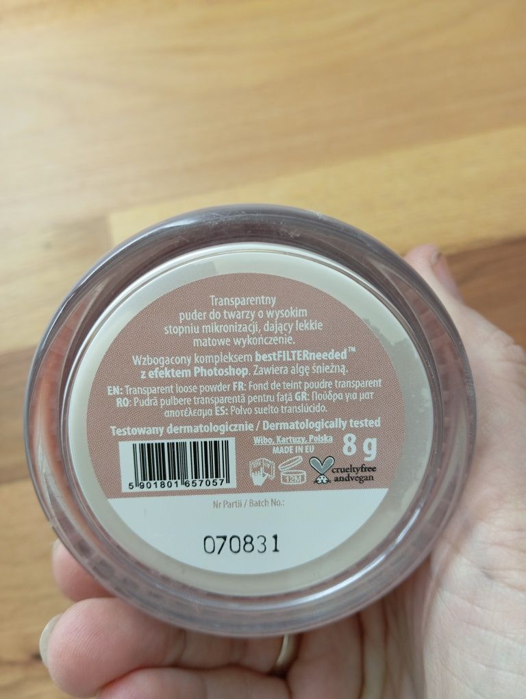 Transparentny puder do twarzy Nam
