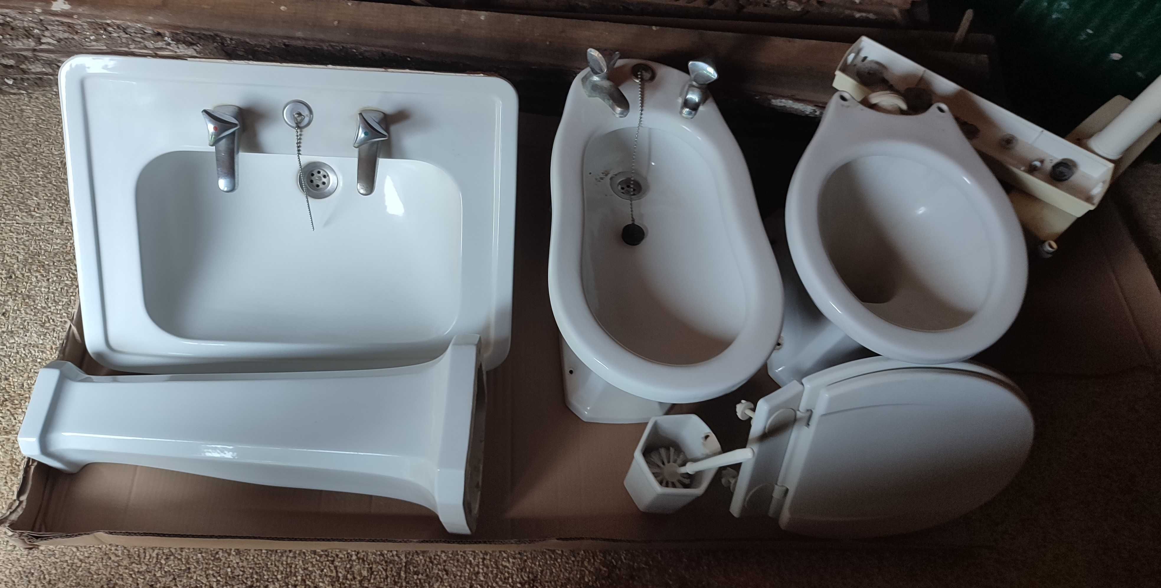 Louças para WC - completo, tem tudo