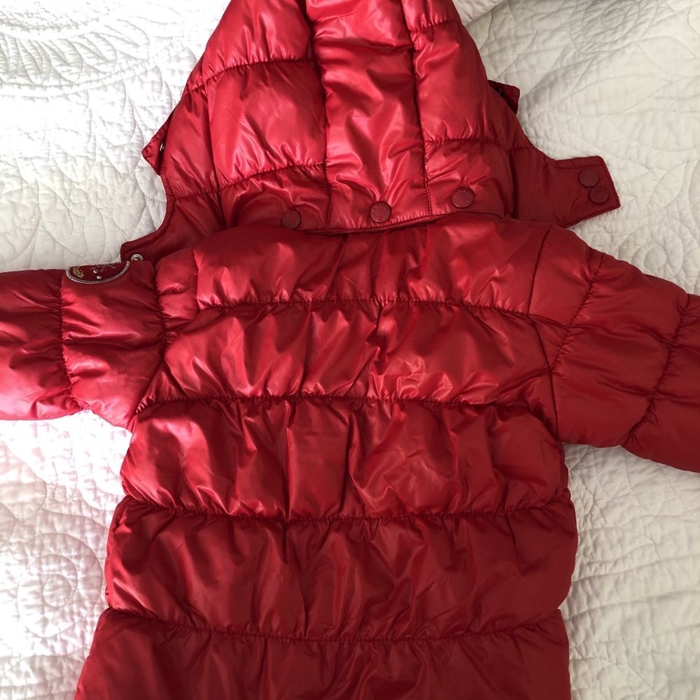 NOVO! Casaco/kispo/impermeável/gabardine vermelho 12-18 M Girandola