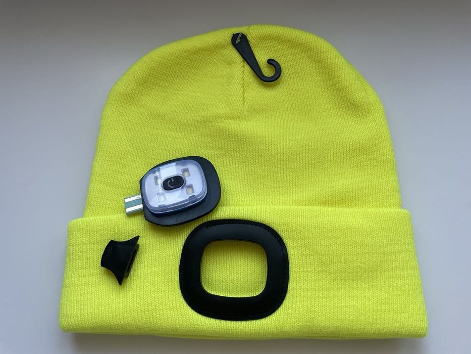 Czapka zimowa żółta z latarką LED ładowana USB