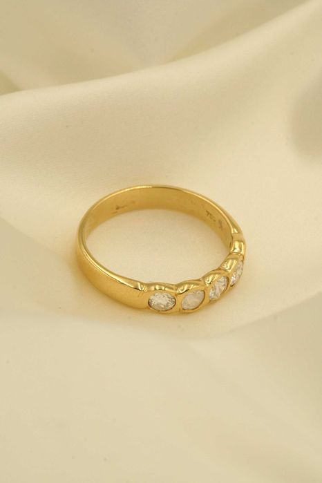 Złoty pierścionek 18K 4,15g