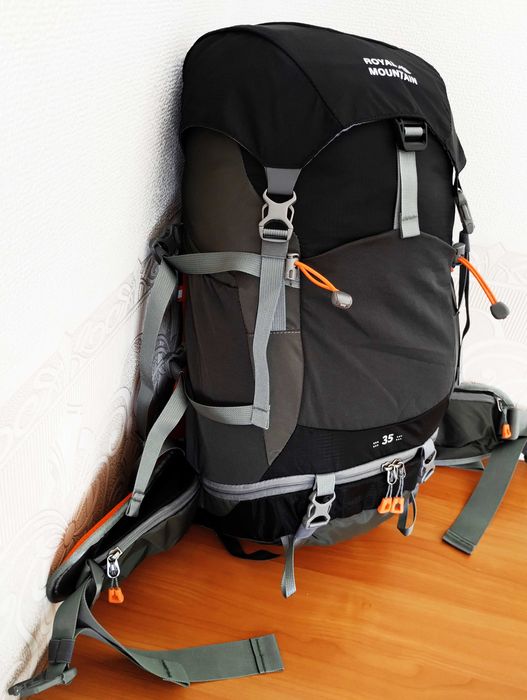 Рюкзак каркасний royal mountain trekking 35 літрів з дощовиком