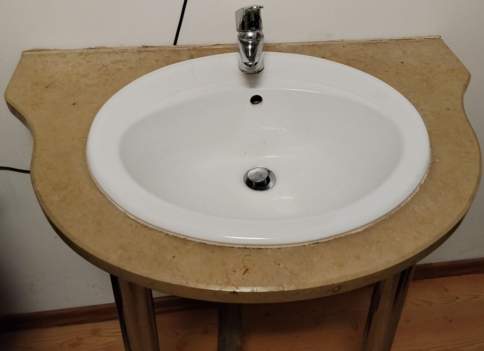 Umywalka z blatem marmurowym 90x60 na nóżkach