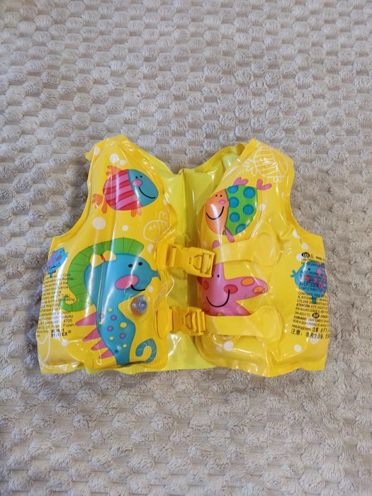 Детский надувной жилет Intex до 5 лет