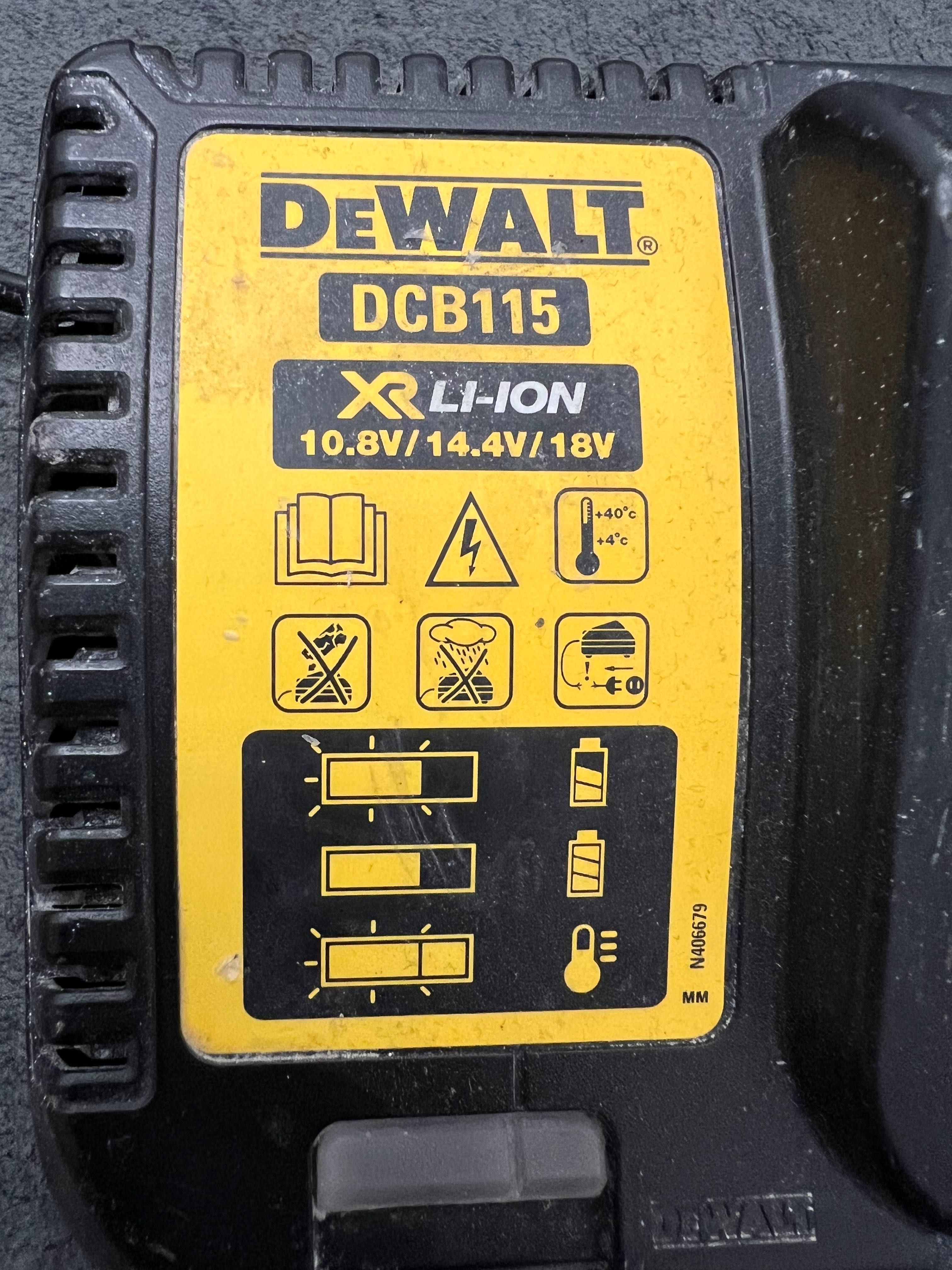 DeWalt DCB115 Szybka Ładowarka do akumulatorów baterii 4A