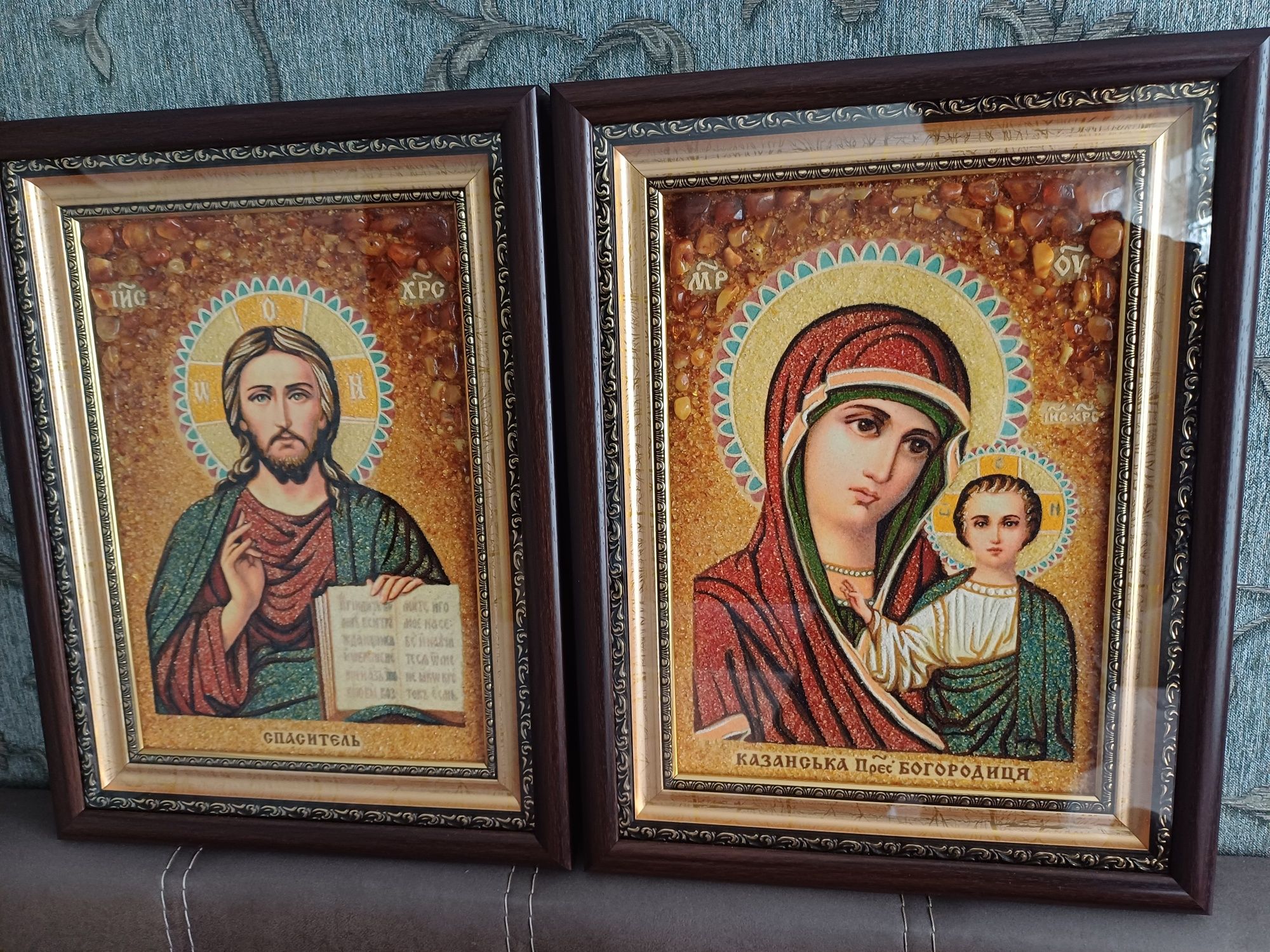Ікони з бурштину Вінчальна пара Спаситель і Казанська Пресв Богородиця