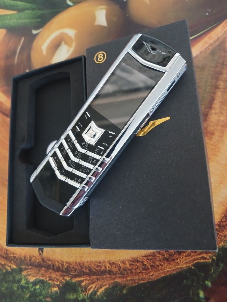 Продам Vertu Signature