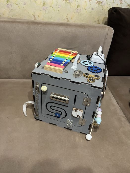 Продам бізі куб!