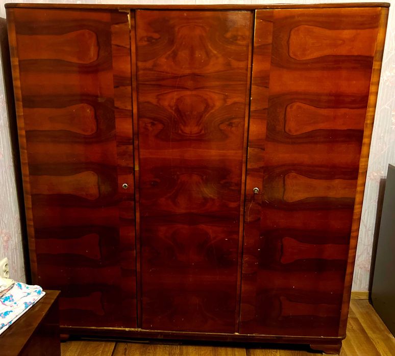 Шафа вишукана атмосферна вінтажний стиль