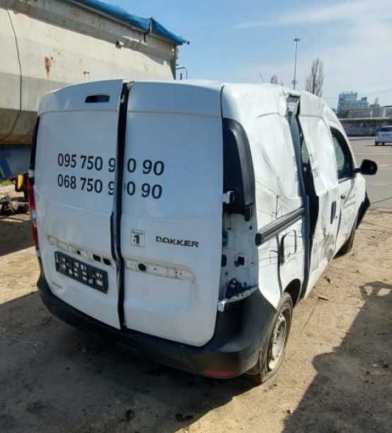 Фургон RENAULT Dokker, після обстрілу