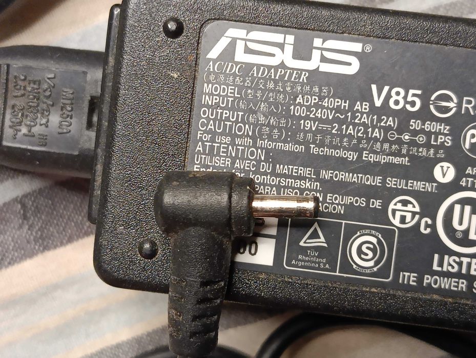 Блок питания зарядное для ноутбука нетбука ASUS 19V 2.1A (2.5×0.7mm)