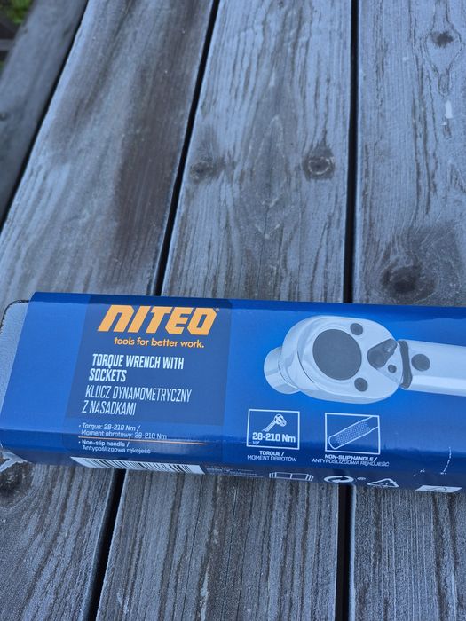 Niteo tools klucz dynamometryczny z nasadkami 28-210nm