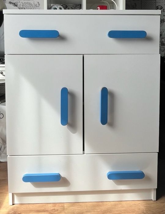 Zestaw mebli dziecięcych w dobrym stanie