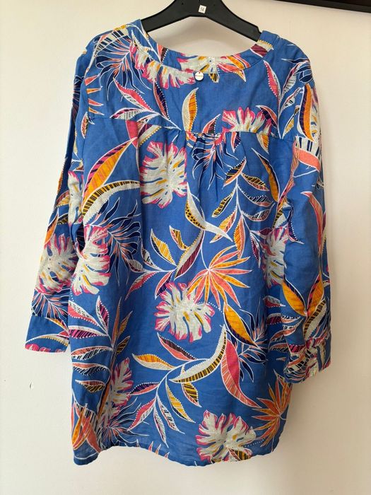 Blusa azul colorida