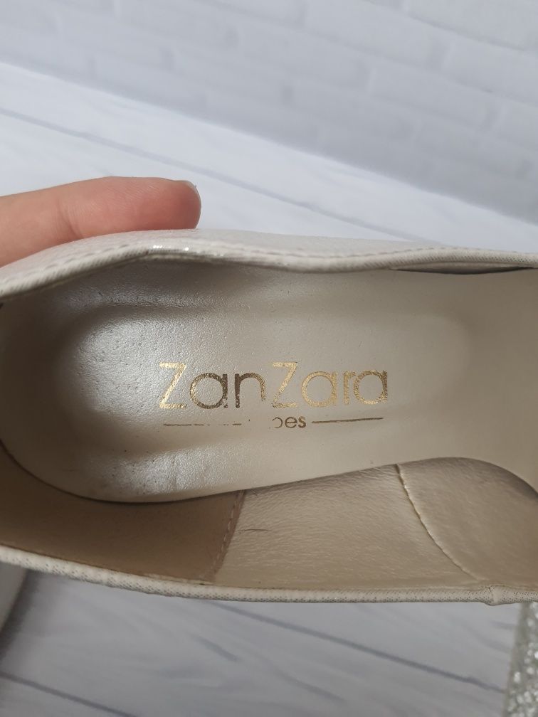 Жіночі туфлі ZanZara