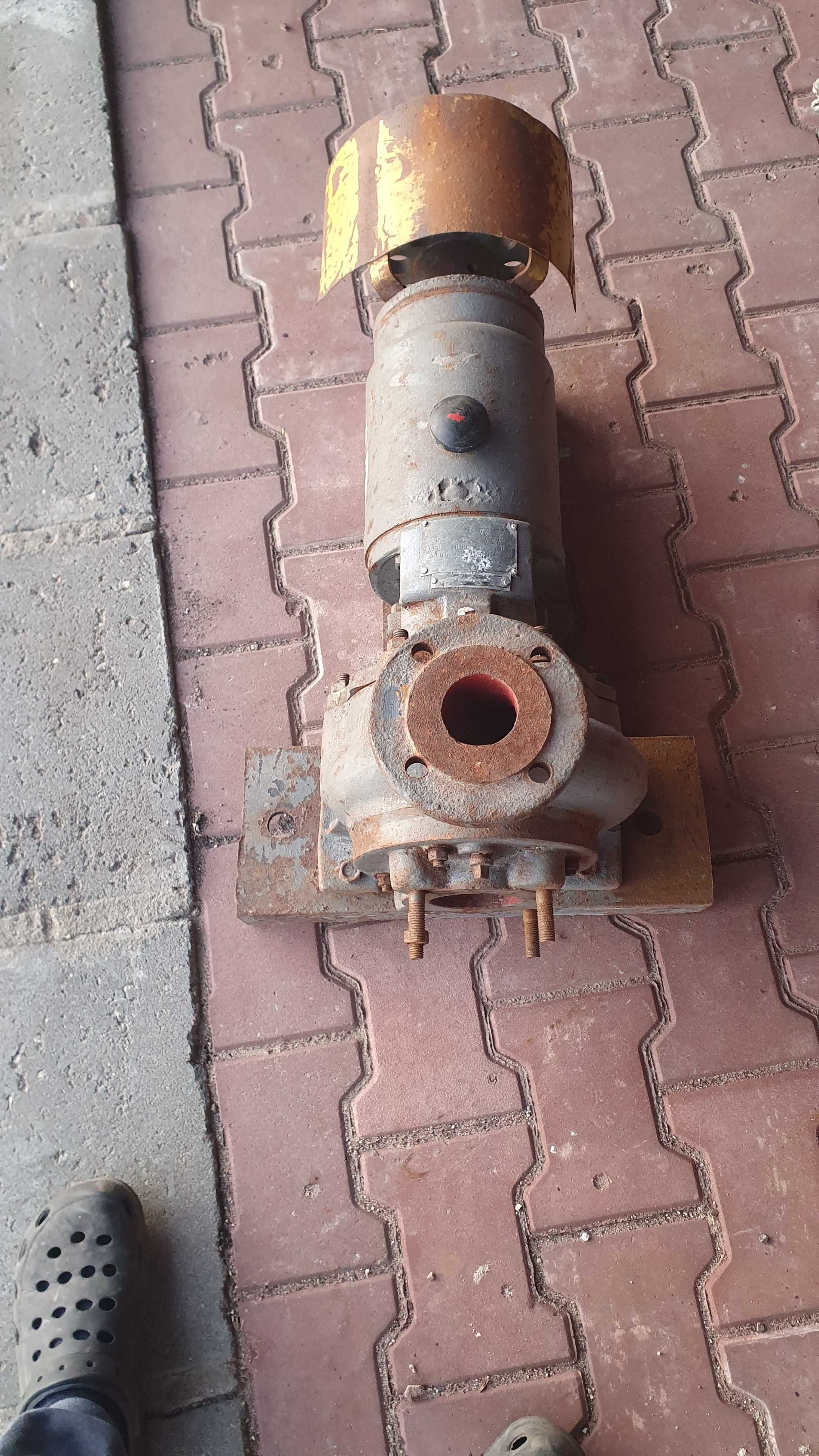 Silnik 11 kW + pompa do czystej wody