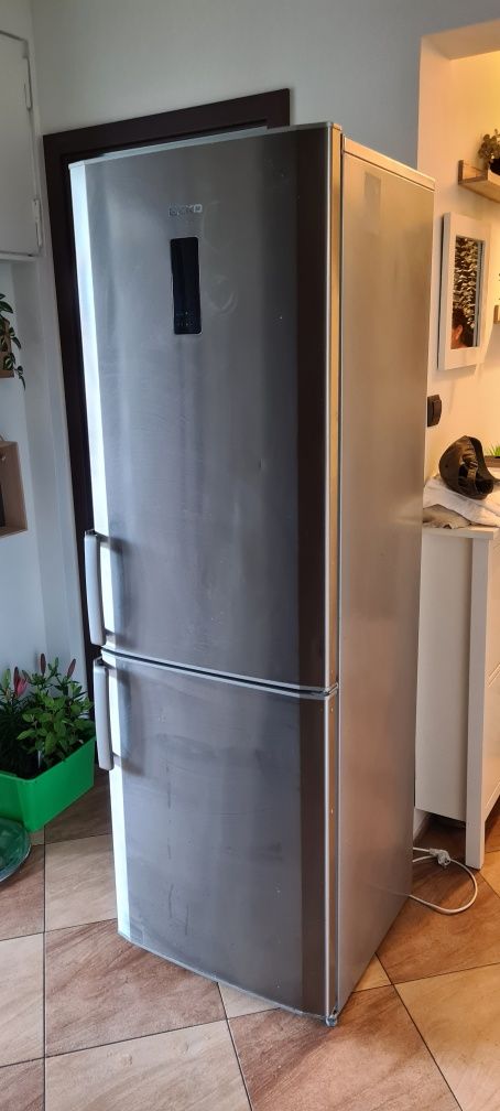 Lodówka BEKO CN 232220 X 186cm Srebrna