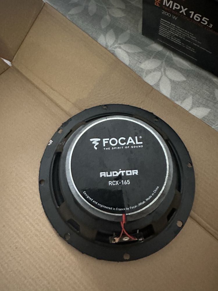 Amplificador hertz e colunas focal