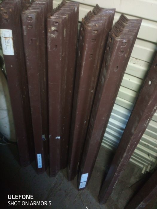 Kątownik  40x40-0,9m długi oraz 0,7m dł regały