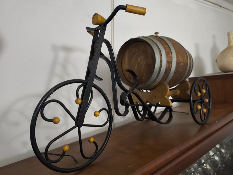 Bicicleta em ferro zincada. E pintada