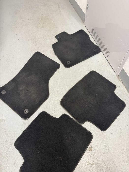 Dywaniki oryginalne do Volkswagena Passata B8.