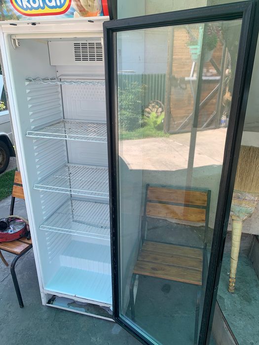 холодилник в робочому стані