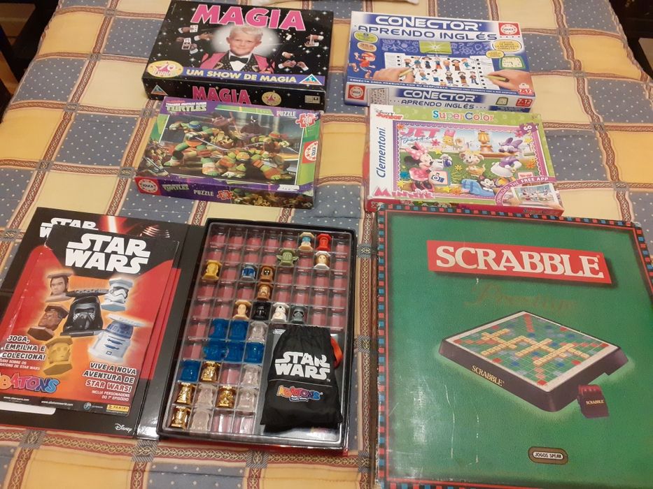 Jogo scrabble, tartarugas ninja e  puzzles