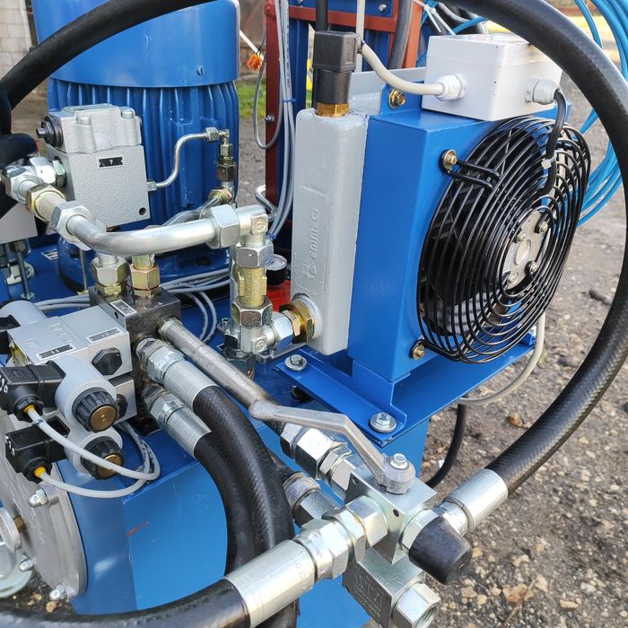 Ponar Wadowice Zasilacz hydrauliczny.