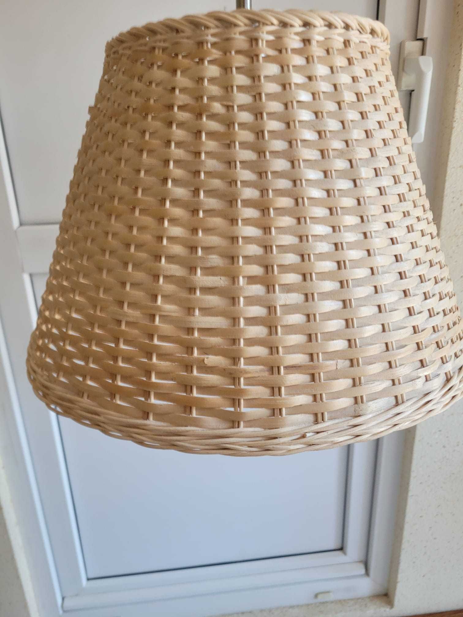 Lampa wiklinowa z regulacją