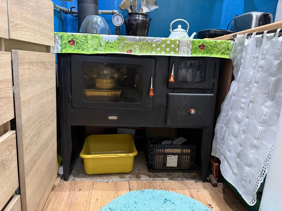 Piec drzewny z płaszczem wodnym