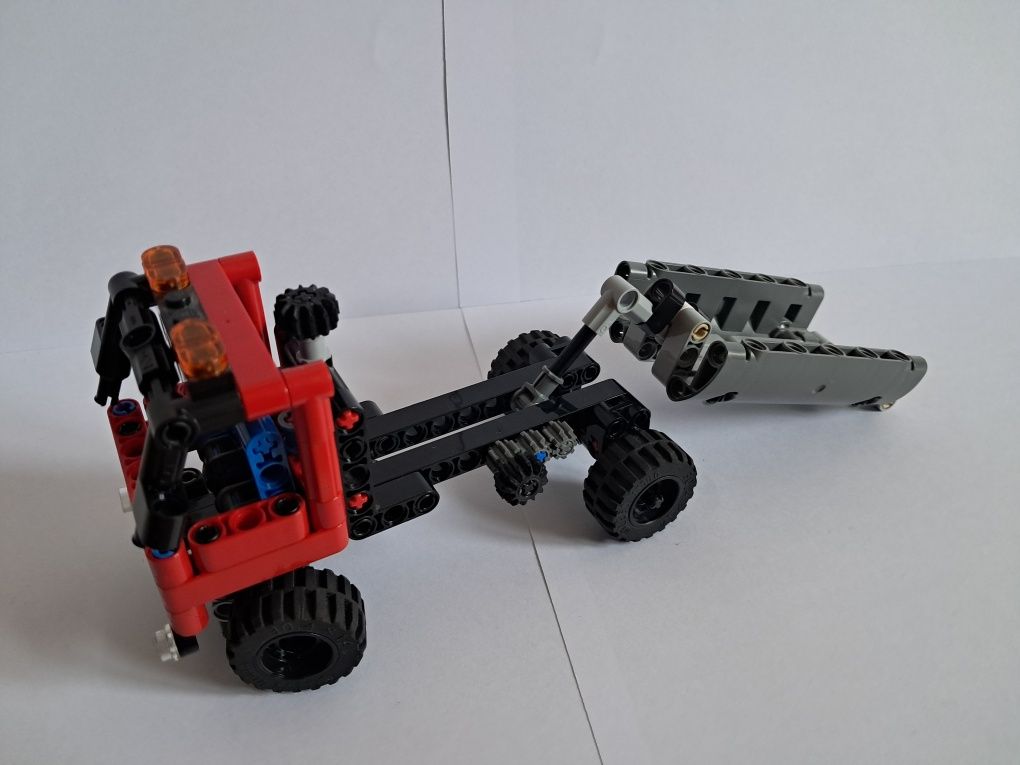 Lego Technic 42084 Hakowiec