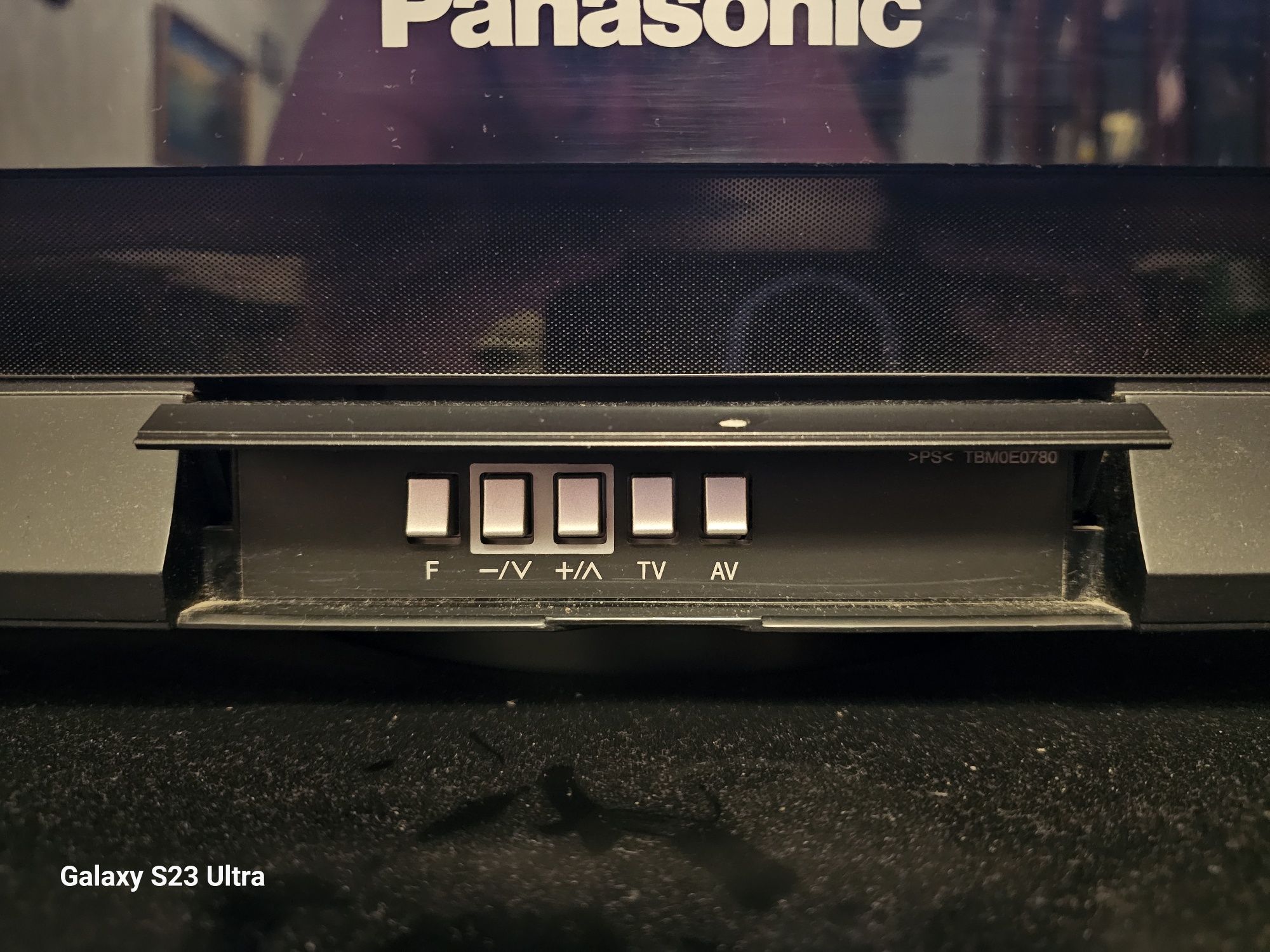 Телевизор PANASONIC 55 диагональ с приставкой, более 1000 каналов.