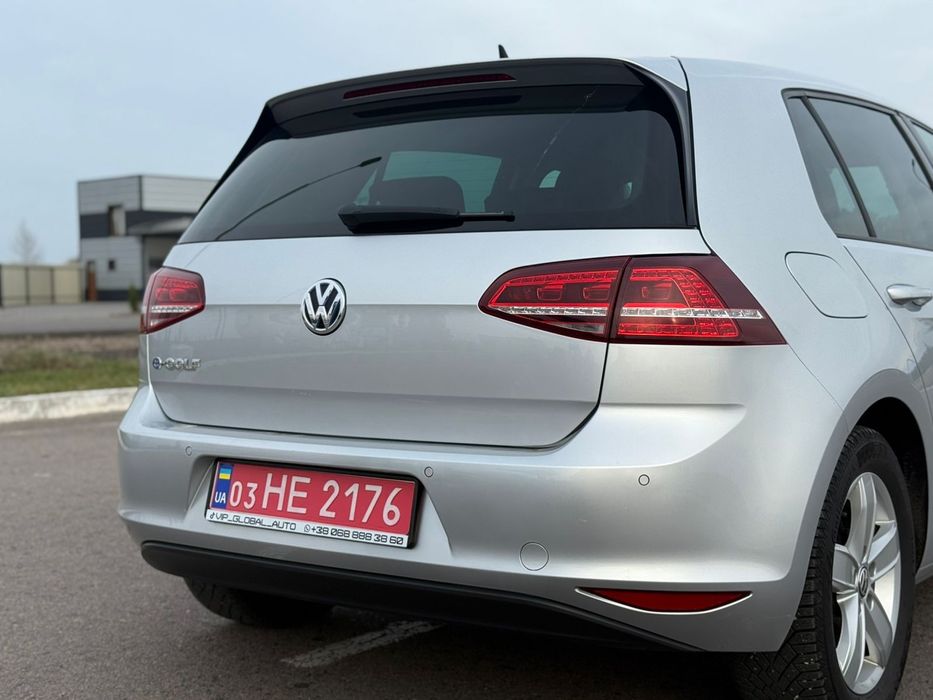Volkswagen e-Golf 2015