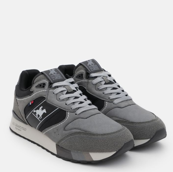 Кросівки чоловічі