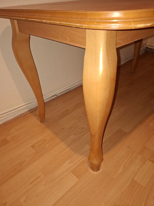 Duzy rozkładany stół