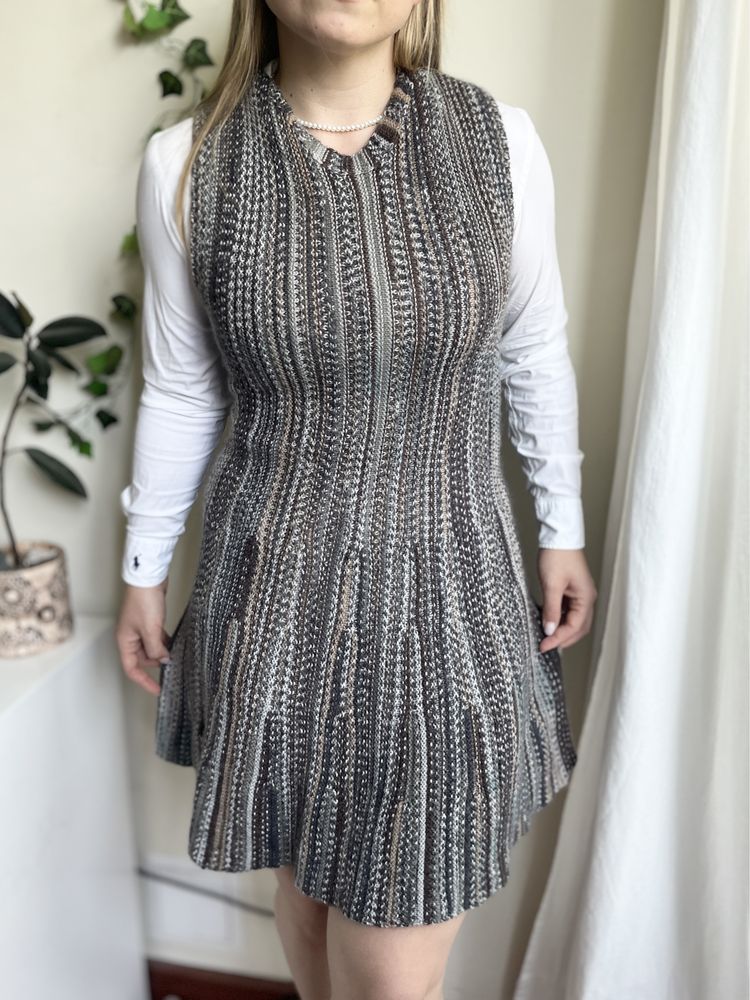 Wełniana sukienka na ramiączkach przed kolano tunika sweater shop s
