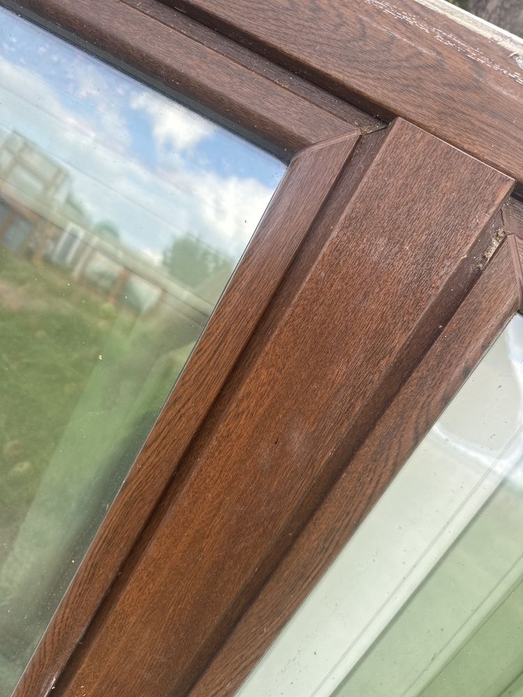 1x okno plastikowe 157x140 orzech biale RU dzielone 50/50 dostawa braz