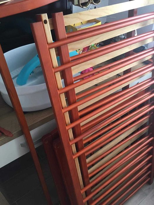 Łóżeczko dziecięce w kolorze drewnianym z funkcją kołyski. Rybnik.