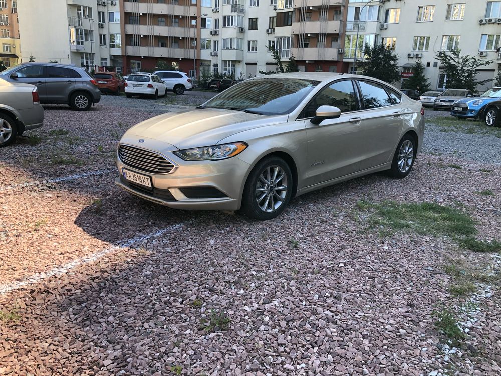 Аренда авто Ford Fusion Hybrid